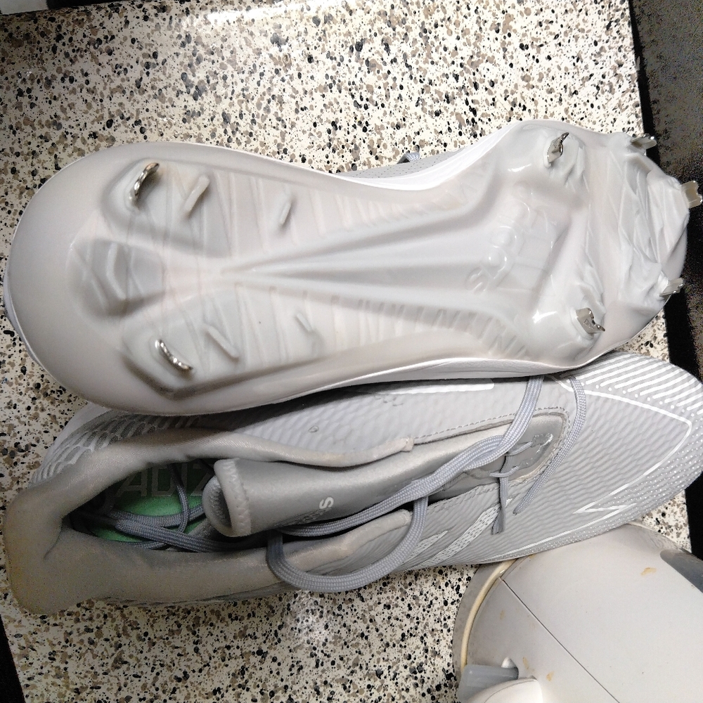 Adidas basketball shoes - Picture 8 of 8